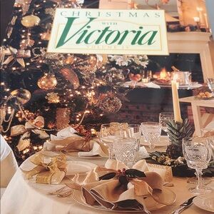 Christmas Holiday Victoria Christmas/ Country Living Merry & Bright book bundle